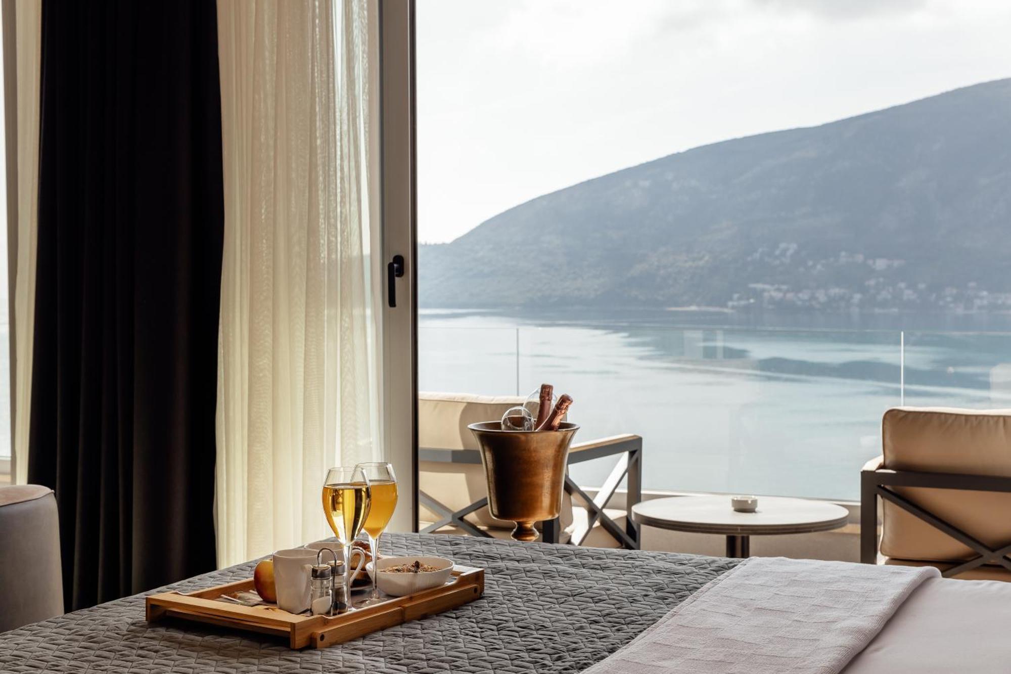 Garni Hotel Kruso Herceg Novi Exterior foto
